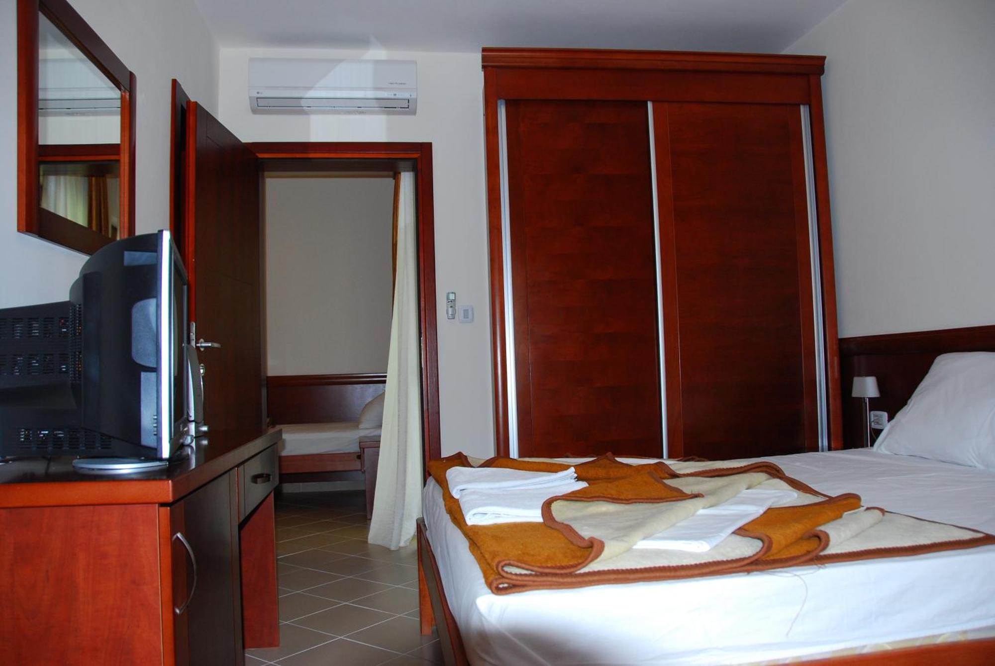 Apartments Krapina บุดวา ภายนอก รูปภาพ