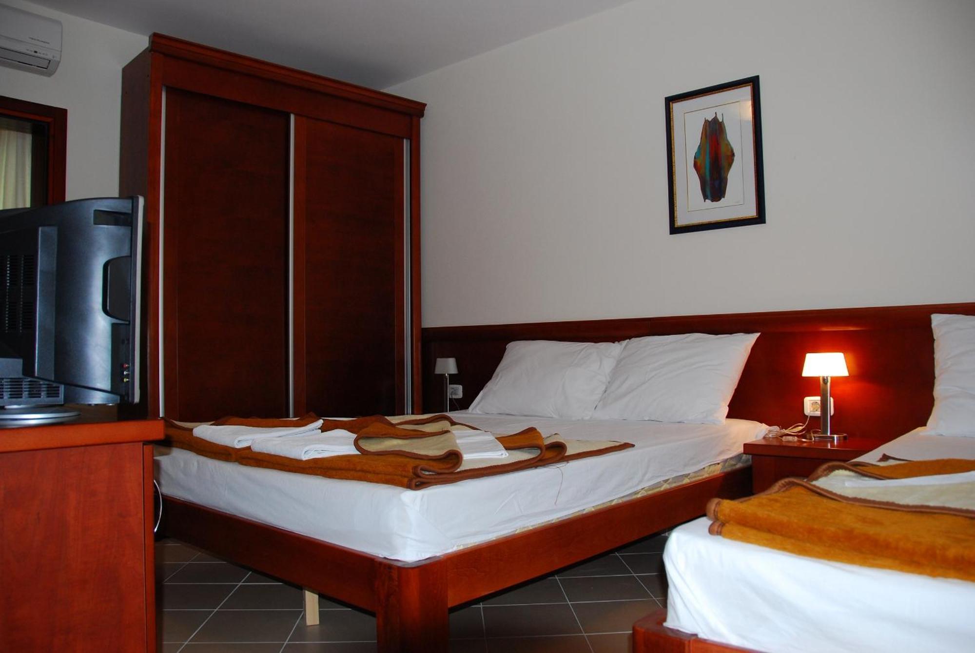 Apartments Krapina บุดวา ภายนอก รูปภาพ