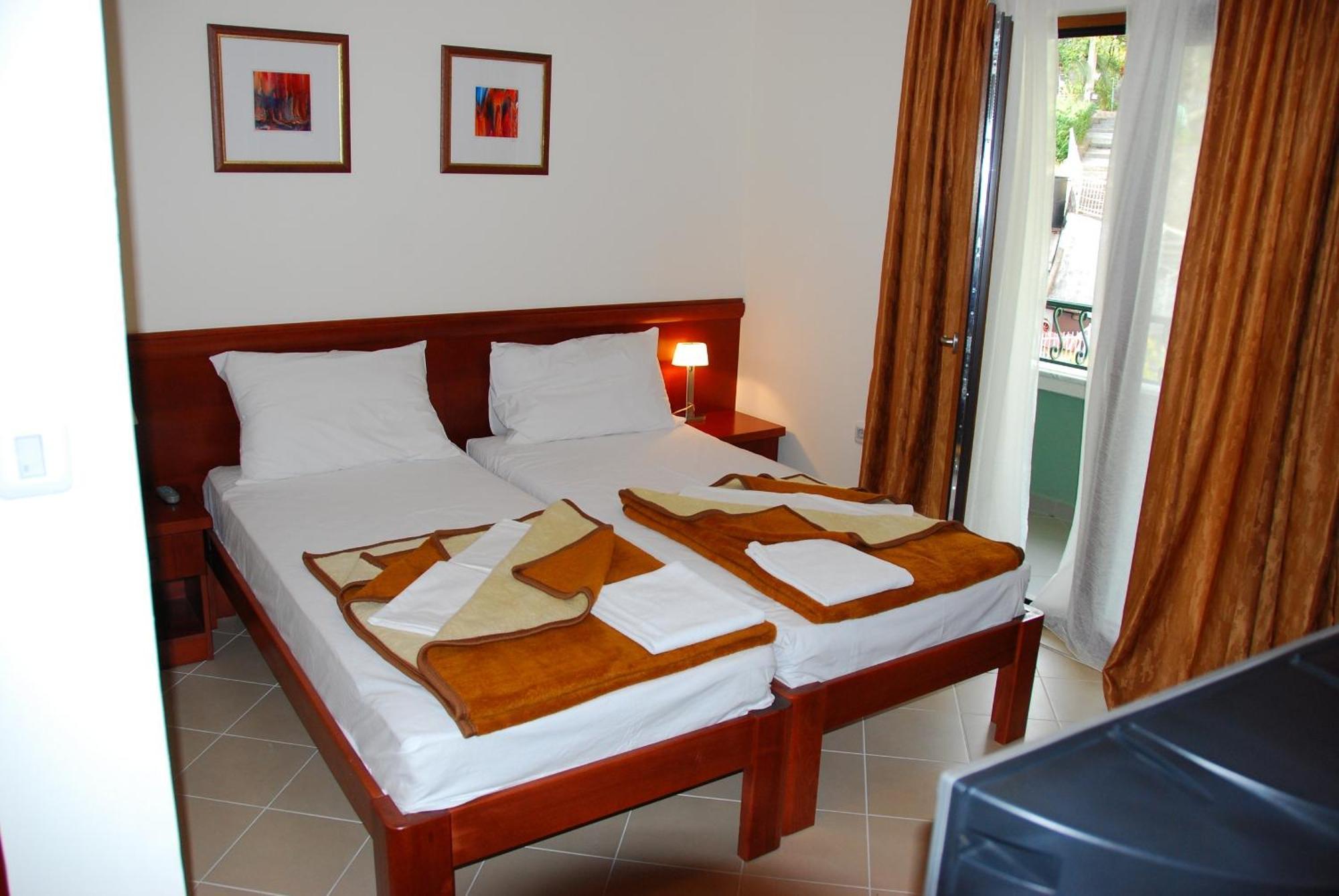 Apartments Krapina บุดวา ภายนอก รูปภาพ